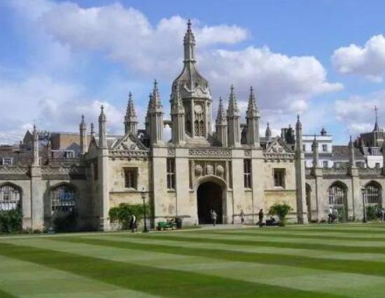 2022英國大學QS排名,牛津大學影響力很大、劍橋大學享譽全球