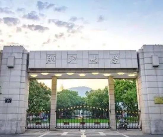 中國十大名校排行榜,清華大學師資力量強、北京大學含金量極高
