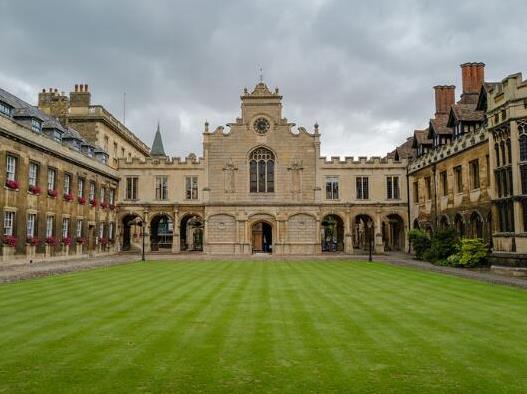 歐洲十大頂尖大學(xué),牛津大學(xué)影響力大、劍橋大學(xué)師資力量十分雄厚