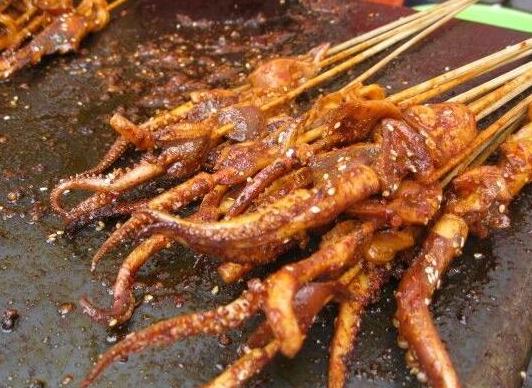 2022必火的擺攤小吃,燒烤經濟實惠、臭豆腐風靡各地