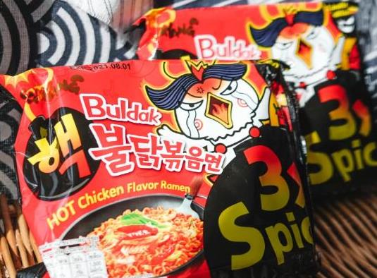 世界最辣的泡面排行榜,18禁黑色死神咖喱拉面、三養火雞面很刺激