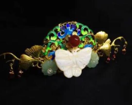 中國八大古代發飾品類,發笄用于裝飾發耳、簪是由笄發展而來