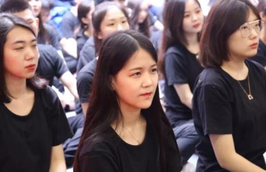 十大藝考培訓(xùn)機構(gòu)排行榜,老鷹畫室、水木源畫室老師專業(yè)經(jīng)驗豐富