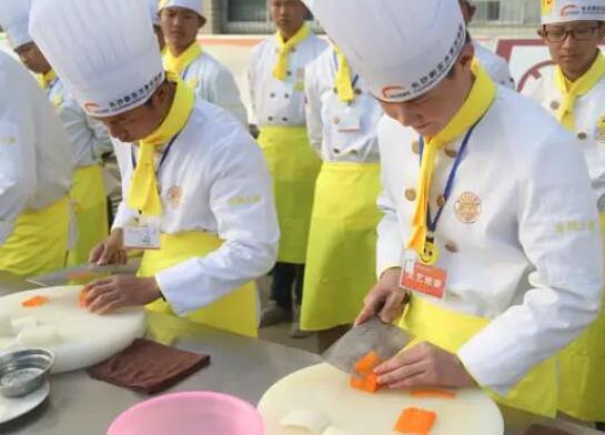 中國餐飲十佳培訓機構,新東方烹飪教育、東南國際烹飪學校品牌很棒