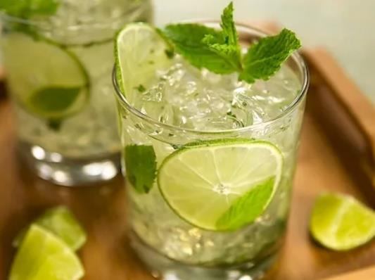 全球十大經典雞尾酒排名,馬提尼香氣四溢、湯姆柯林斯雞尾酒清涼解暑