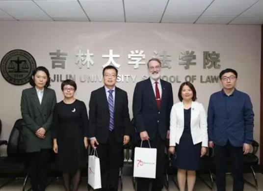 政法大學五院四系排名,中國政法大學、西南政法大學是國家級重點學校