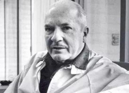 科幻小說三巨頭排名,亞瑟·克拉克被授予星云科幻大師獎