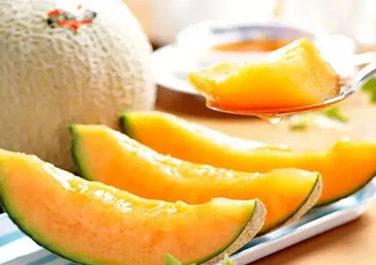 十大高檔水果排行榜,黑西瓜產量很低極其珍貴、白草莓口感香甜