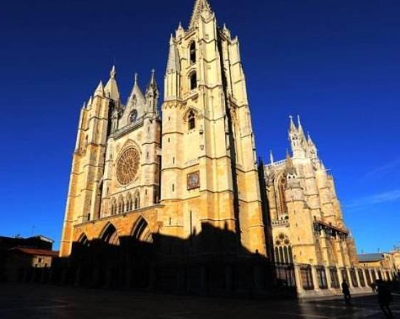 歐洲西班牙十大旅游景點(diǎn)排行榜 薩拉戈薩是阿拉貢大區(qū)的首府