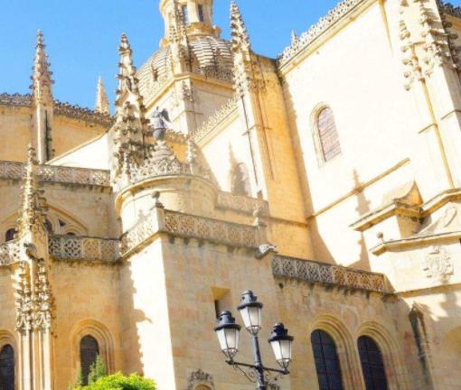 歐洲西班牙十大旅游景點(diǎn)排行榜 薩拉戈薩是阿拉貢大區(qū)的首府