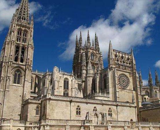 歐洲西班牙十大旅游景點(diǎn)排行榜 薩拉戈薩是阿拉貢大區(qū)的首府