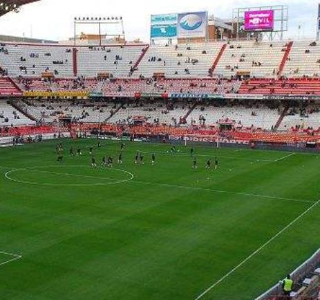 西班牙塞維利亞十大旅游排行 塞維利亞斗牛廣場是游客最多的一大景點