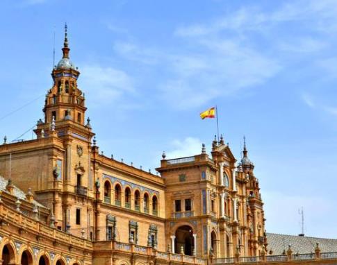 西班牙塞維利亞十大旅游排行 塞維利亞斗牛廣場是游客最多的一大景點