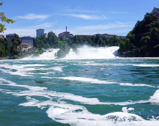 瑞士十大旅游景點(diǎn)排行榜 萊茵瀑布是歐洲最大的瀑布