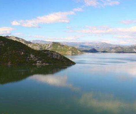 黑山十大旅游景點排行 塔拉河谷大橋位于黑山北部塔拉河谷地區