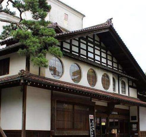 世界10大最古老旅館旅游排行 瑞士萊斯羅大酒店建成年代是1681年