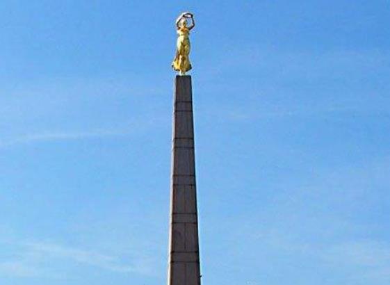 唯美希臘旅游必去的十大景點排行 帕提儂神廟神廟矗立在衛城最高點