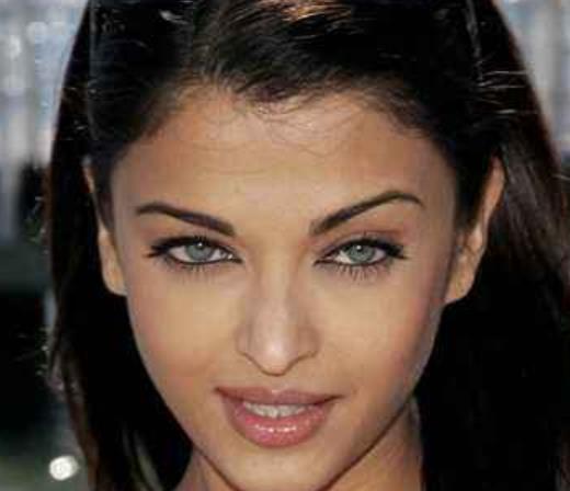 世界美女排行榜 艾莉婕以《Lolita》一曲成名 有天使比例完美五官