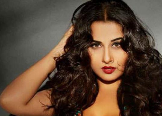 印度十大美女排行 薇迪雅.巴蘭出身貴族家庭美貌和才華并存的明星