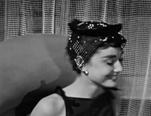 世界十大美女排行 奧黛麗赫本精湛的演技在電影史上留下?tīng)N爛的一筆