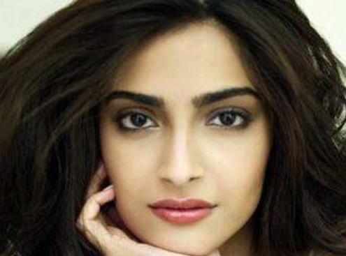 印度十大美女排行 薇迪雅.巴蘭出身貴族家庭美貌和才華并存的明星