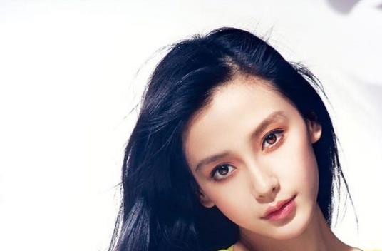 十大宅男女神排行 Angelababy曾與日本界一姐一同走秀