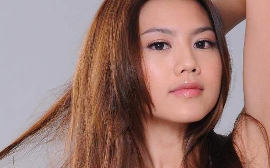 十大宅男女神排行 Angelababy曾與日本界一姐一同走秀