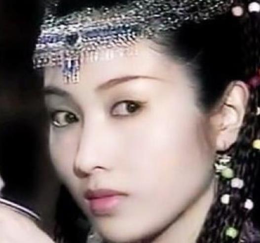 港片十大古裝美女排行榜 李嘉欣五官精致楚楚動(dòng)人