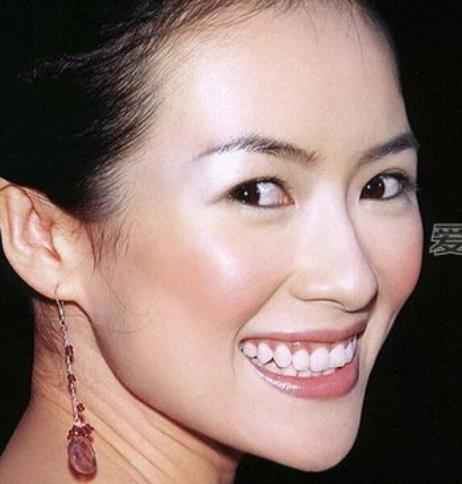 娛樂(lè)圈身陷“詐捐門(mén)”十大明星排行 楊冪陷入沸沸揚(yáng)揚(yáng)的楊冪詐捐門(mén)事件