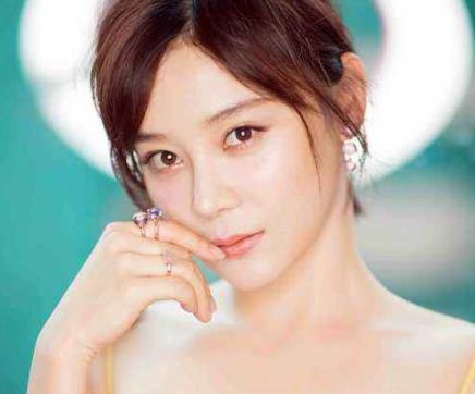 細(xì)數(shù)娛樂圈十大“偽美”女星排行 袁姍姍現(xiàn)狀還是不錯(cuò)的