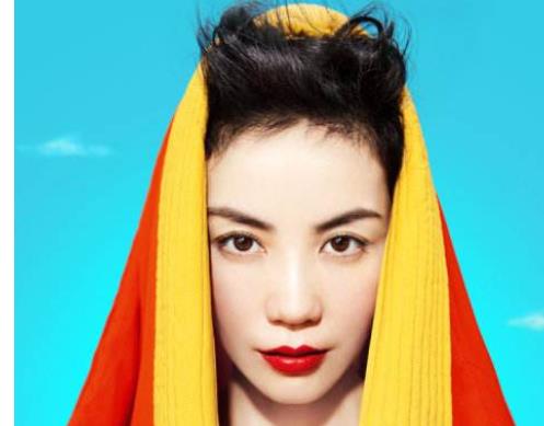 喜歡擠公交坐地鐵的十大明星排行 女神林志玲西安擠公交與男粉絲合影