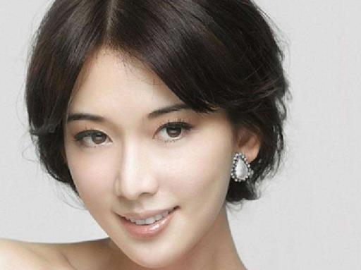 喜歡擠公交坐地鐵的十大明星排行 女神林志玲西安擠公交與男粉絲合影