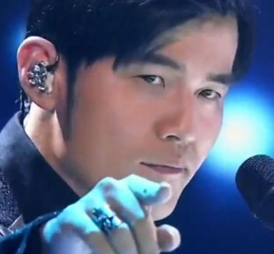 擁有私人飛機的明星排行 周杰倫一架波音737