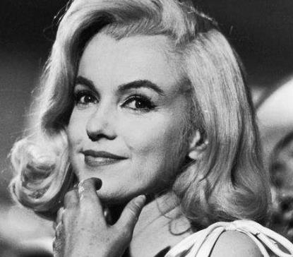 性感女神瑪麗蓮夢露最經典的五部電影 熱情似火詮釋了她超凡脫俗清新外表