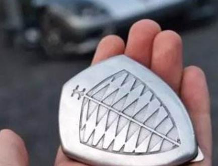 世界上最美的五大汽車(chē)鑰匙 賓利車(chē)鑰匙像一個(gè)名貴的錢(qián)包造型