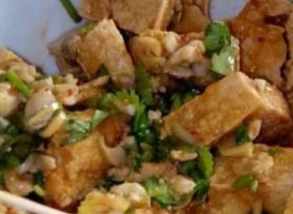 湖南長沙地方特色小吃排行 油炸臭豆腐長沙風味小吃