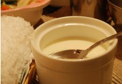 青海西寧特色小吃排行榜 手抓羊肉質(zhì)嫩滑軟