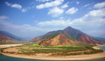 中國最眩目的三大奇美江灣 萬里長江位于中甸縣城南部沙松碧村
