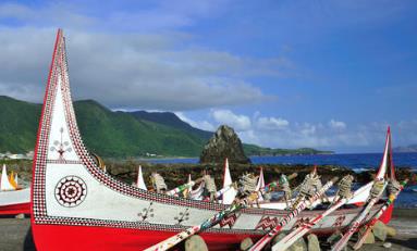 臺灣旅游不可錯過的體驗 到蘭嶼體驗飛魚季拼板舟等活動