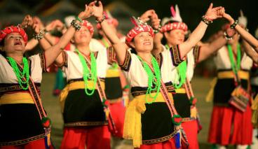 臺灣旅游不可錯過的體驗 到蘭嶼體驗飛魚季拼板舟等活動