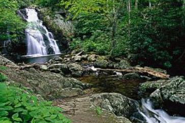 盤點全球著名火車旅行路線 棕紅麻號路線坐落著聞名的銅谷風景區