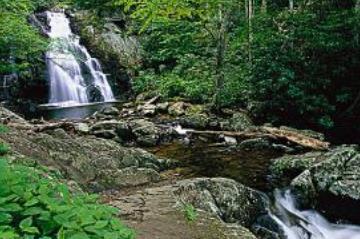 盤點(diǎn)全球著名的火車旅行路線 墨西哥北部坐落著聞名的銅谷風(fēng)景區(qū)