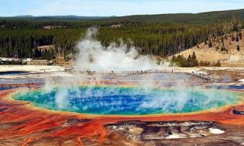 盤點世界特色溫泉 拉面溫泉和美食一起游泳并不是夢