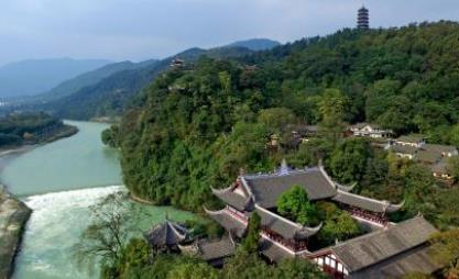 成都最好玩的地方推薦 錦里古街是當地非常知名的商業街