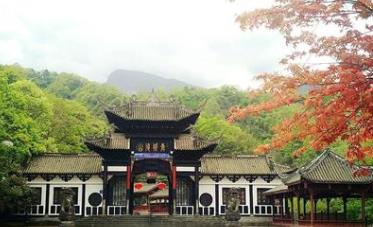 成都最好玩的地方推薦 錦里古街是當地非常知名的商業街