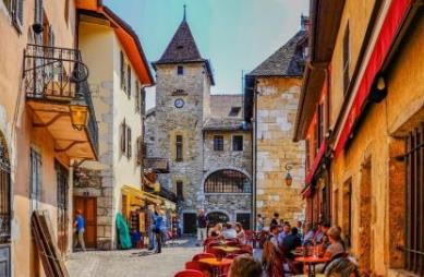 世界上最美小鎮 城堡小鎮布萊德集博物館餐館酒窖為一體