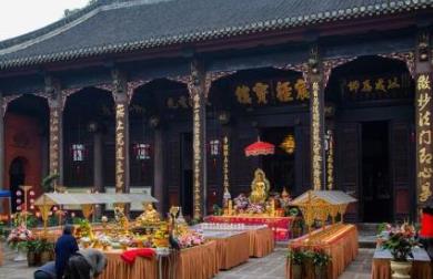 成都最好玩的地方推薦 錦里古街是當地非常知名的商業街