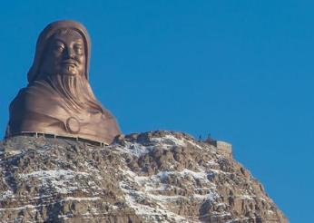 中國影響世界的名人 孔子是儒家學(xué)派的創(chuàng)始人