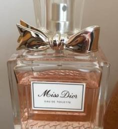 香水加盟十大品牌排行榜 洛麗塔香水法國香水界的奇跡