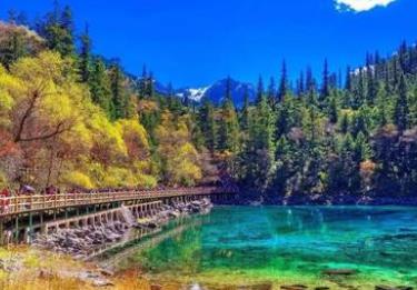 五一十大景點(diǎn) 上海迪士尼樂(lè)園是中國(guó)內(nèi)地首座迪士尼主題樂(lè)園